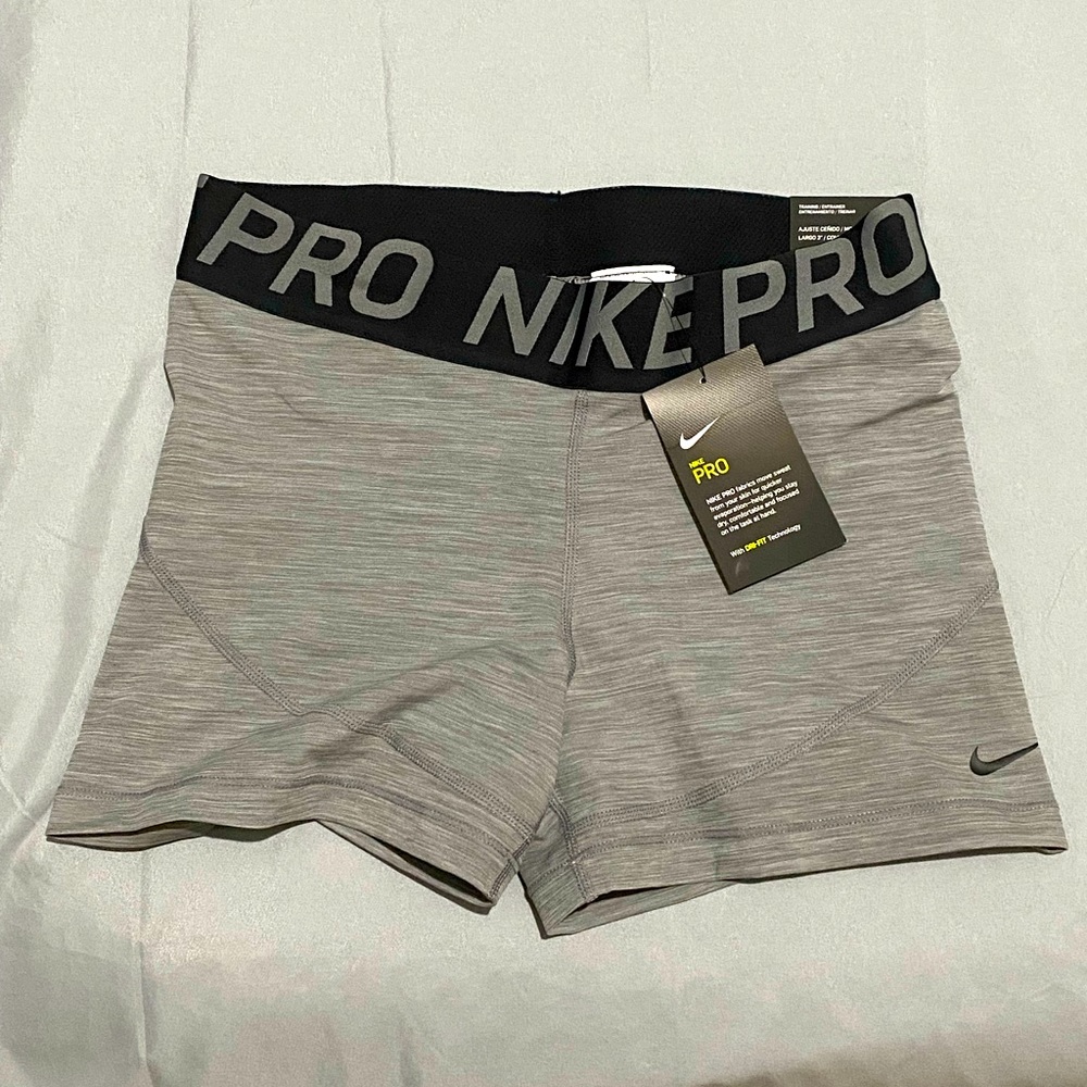 Nike women’s Pro 3” shorts